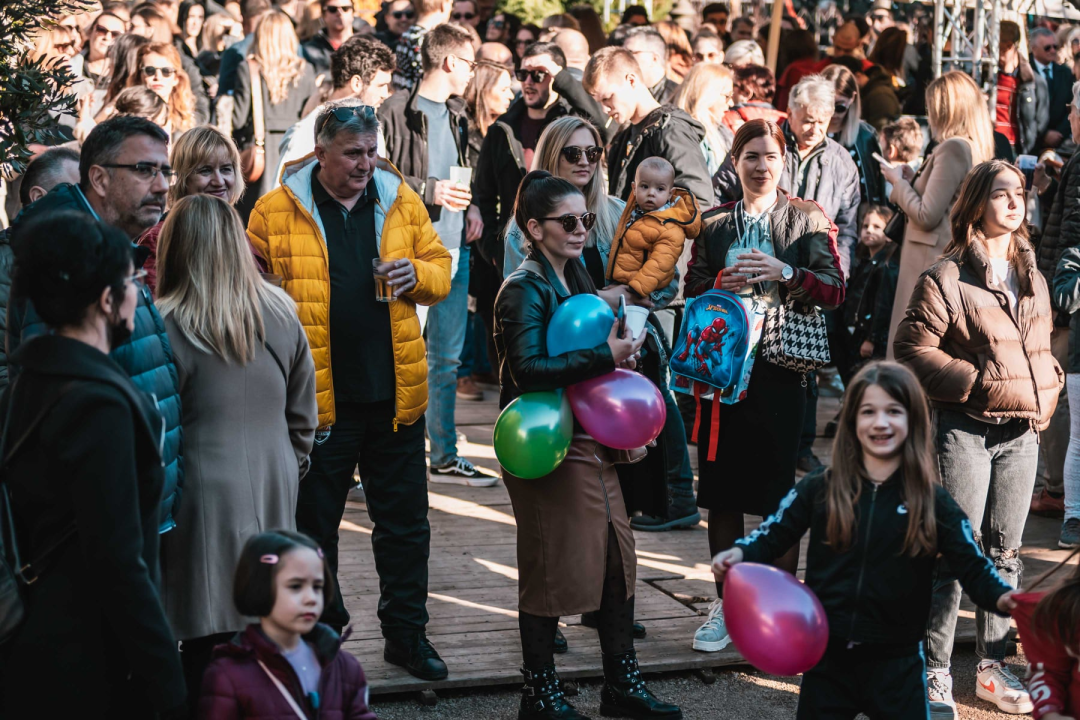  Šibenčani koroni u 'Dišpet' u podne slave Novu godinu u Đardinu 