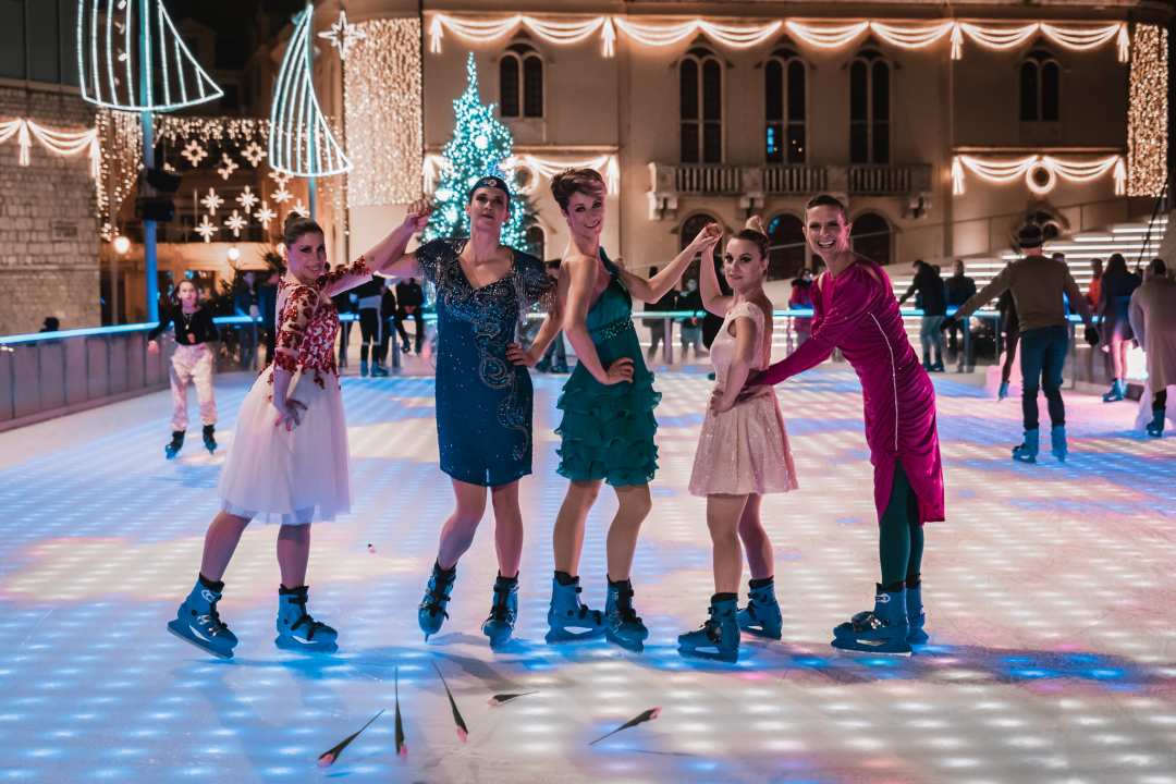 Modna bajka na Vitićevom moru: Šibenčanke klizale u vintage raskošnim haljinama!