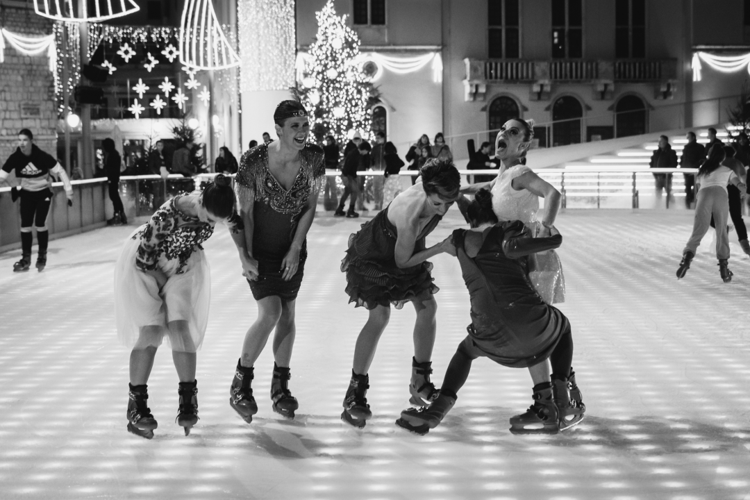 Modna bajka na Vitićevom moru: Šibenčanke klizale u vintage raskošnim haljinama!