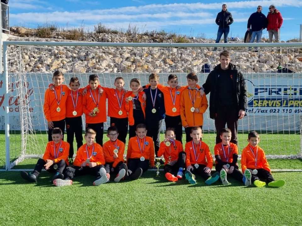 Proteklog tjedna održao se '17. Vodice Cup': Mladi nogometaši HNK Šibenika okitili se zlatnim medaljama 