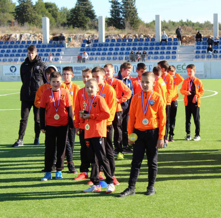 Proteklog tjedna održao se '17. Vodice Cup': Mladi nogometaši HNK Šibenika okitili se zlatnim medaljama 
