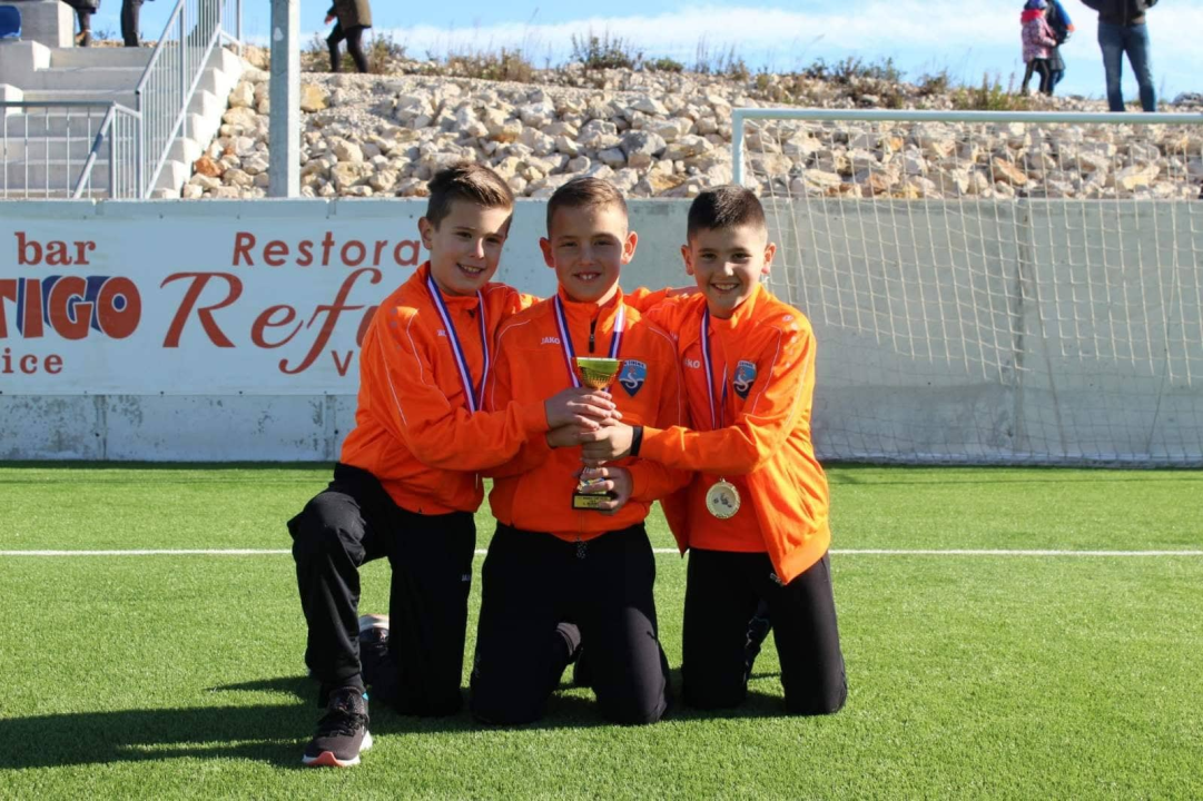 Proteklog tjedna održao se '17. Vodice Cup': Mladi nogometaši HNK Šibenika okitili se zlatnim medaljama 