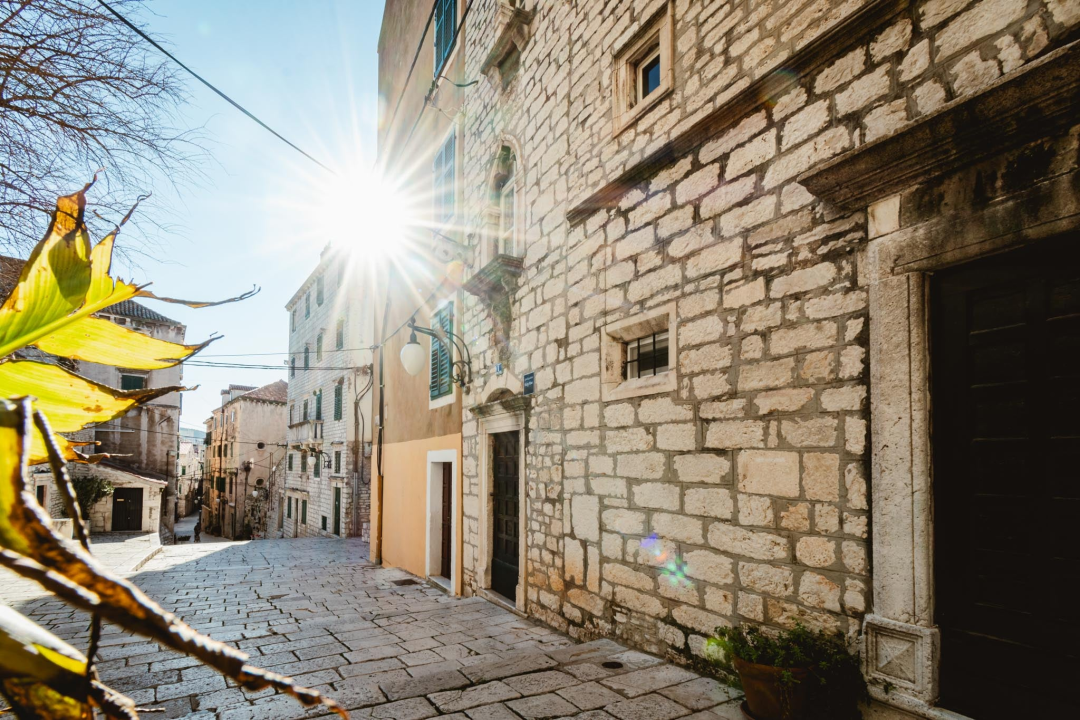 Konfuzija s nazivom ulice na Gorici: Ulica Andrije Kačića, Andrije Kačića Miočića ili Andrije Kačića Miošića?