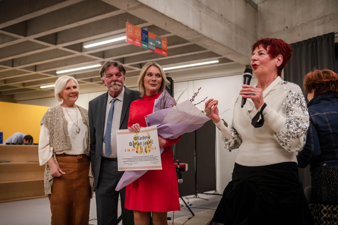 Profesorica violončela Vanja Bošnjak nova je 'Šibenska grandeca': Mladena Baran Jakelić ikona je stila 