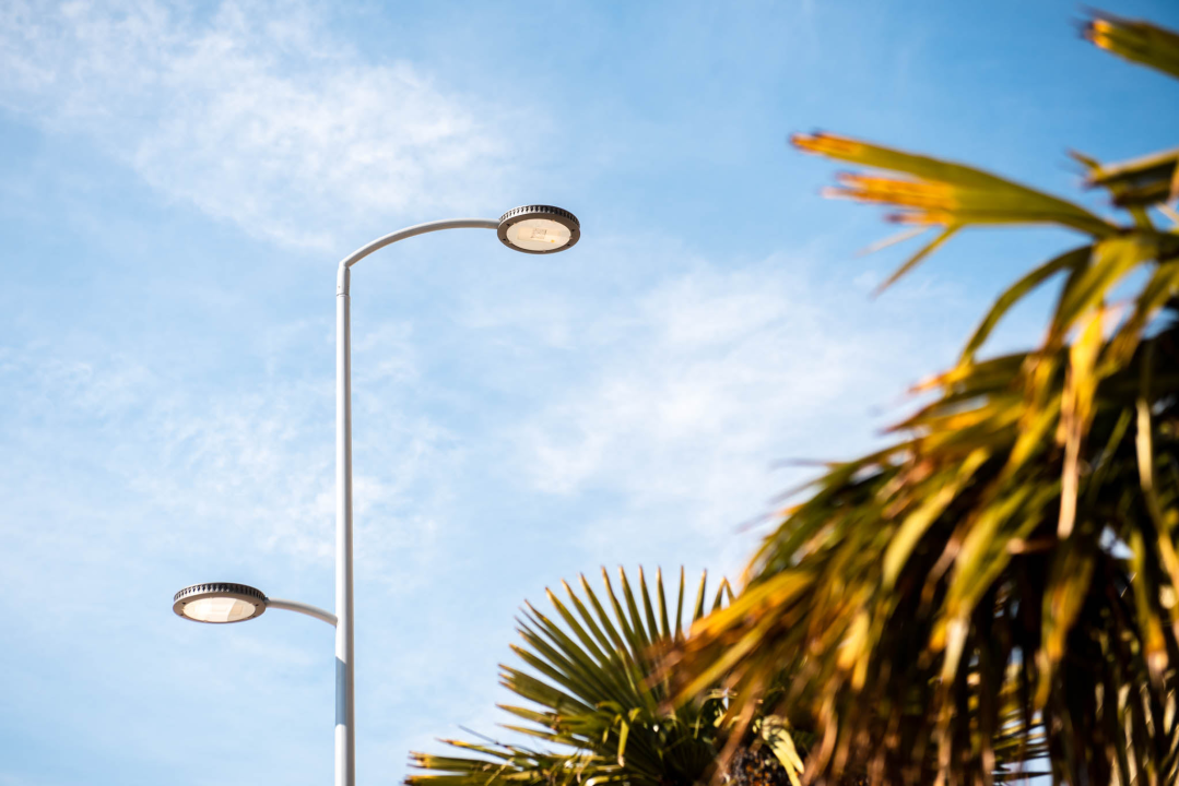 Na šibensku rivu stigla nova rasvjeta: Jeste li oduševljeni poput HDZ-ovog gradskog vijećnika?    