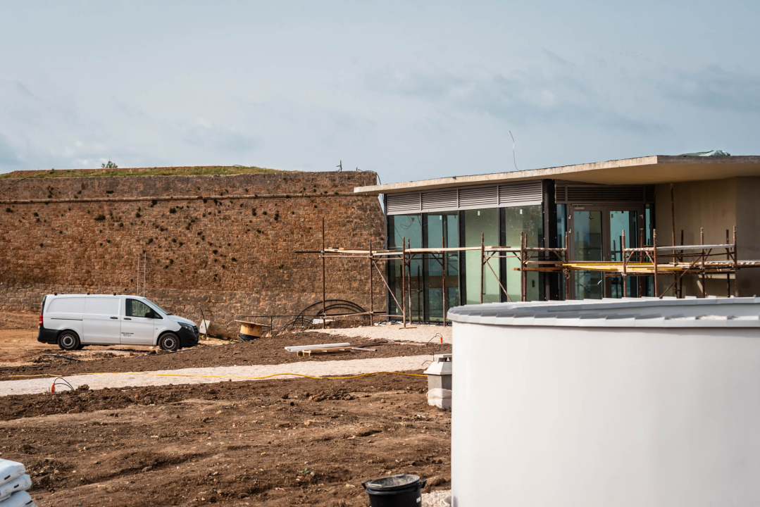 Sv. Ivan u niskom startu: Sređuju se zelene površine, stiže namještaj za dvorane, a uređenje parkinga će pričekati 