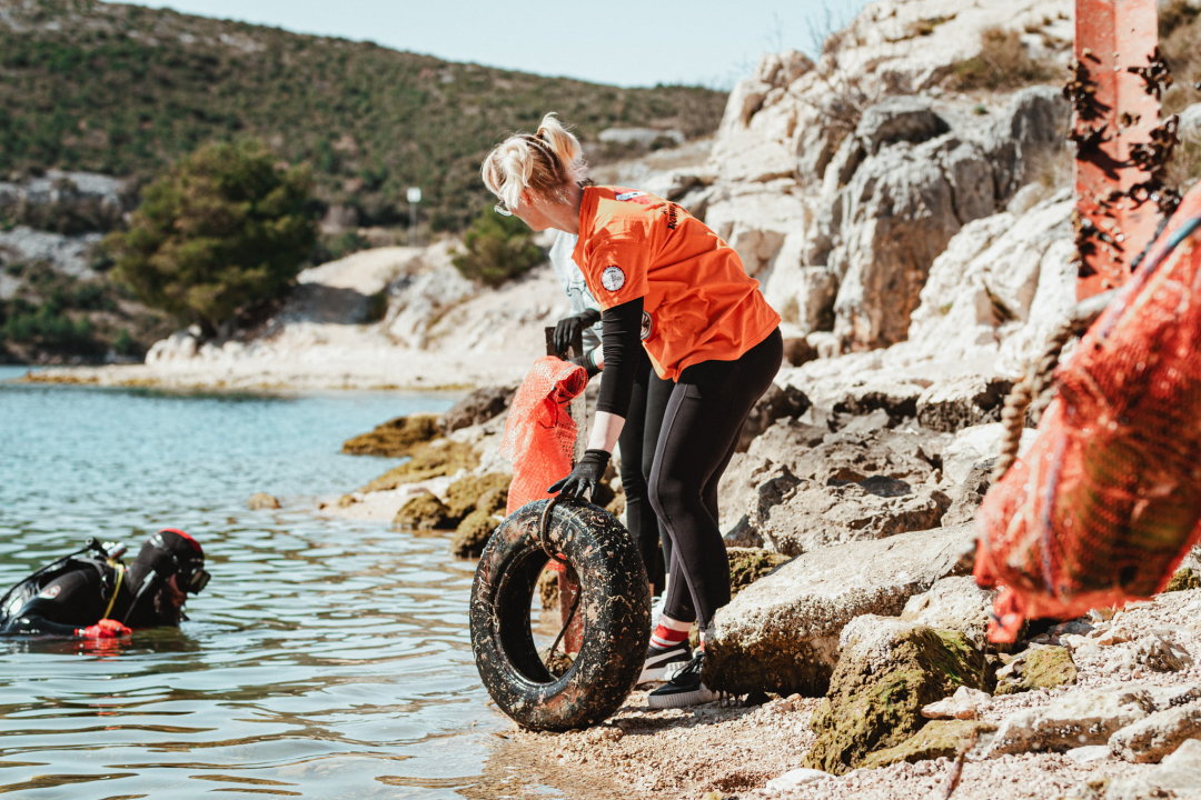 Odrađena akcija čišćenja podmorja i plaže u Zatonu: 'Mislim da smo izvadili oko 3-4 tone, ali ima toga još'  