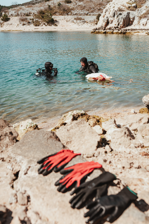 Odrađena akcija čišćenja podmorja i plaže u Zatonu: 'Mislim da smo izvadili oko 3-4 tone, ali ima toga još'  