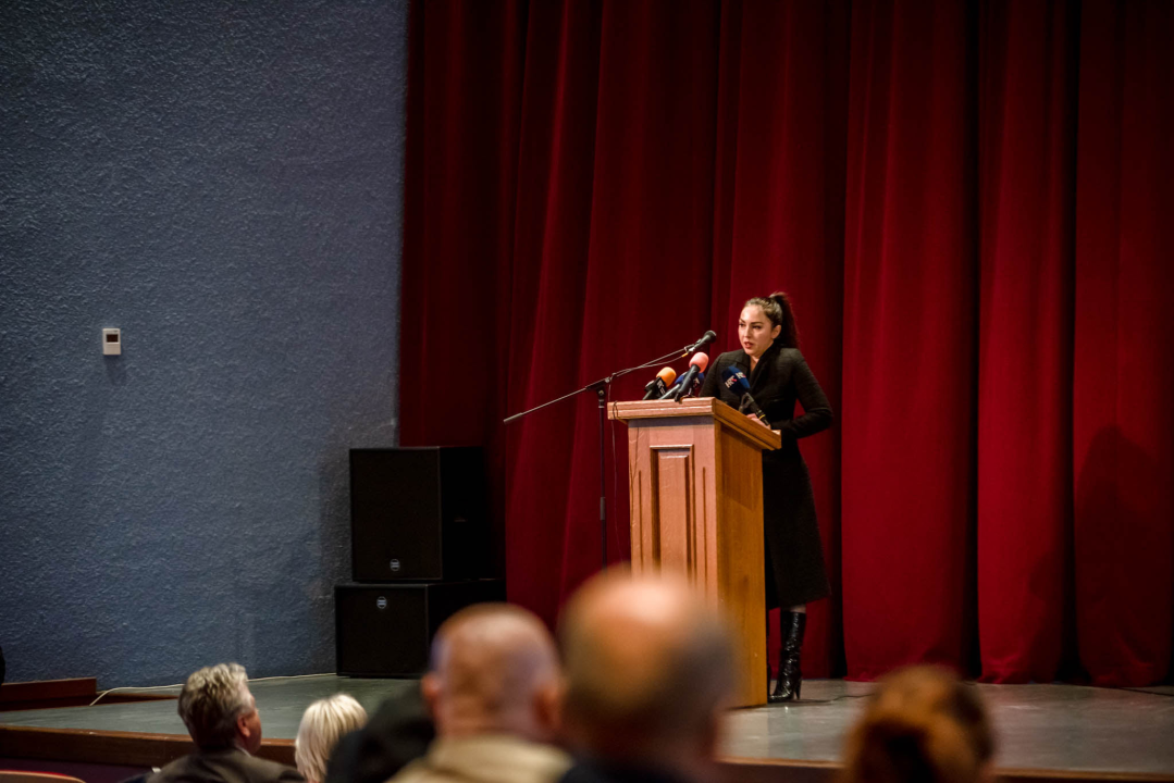 Prilično loša predstava na sjednici Županijske skupštine u drniškom kinu: Bilo je i kokica 