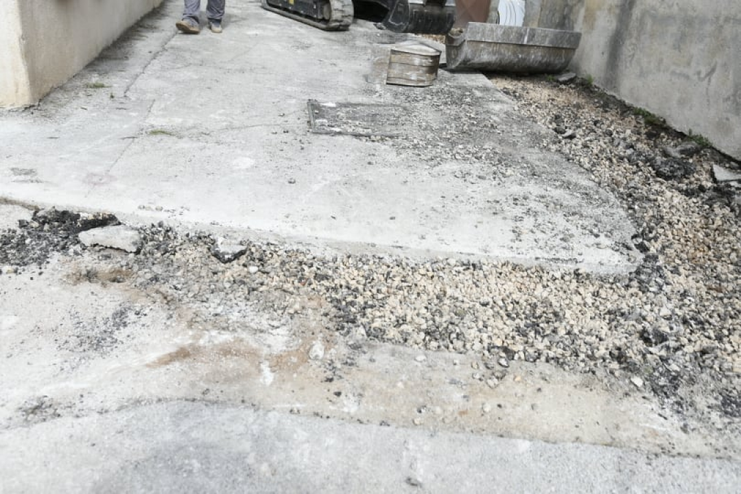 Na Baldekinu u Velebitskoj ulici nenajavljeni radovi: 'Bez ikakve obavijesti su nam raskopali cestu, ne možemo nigdje' 