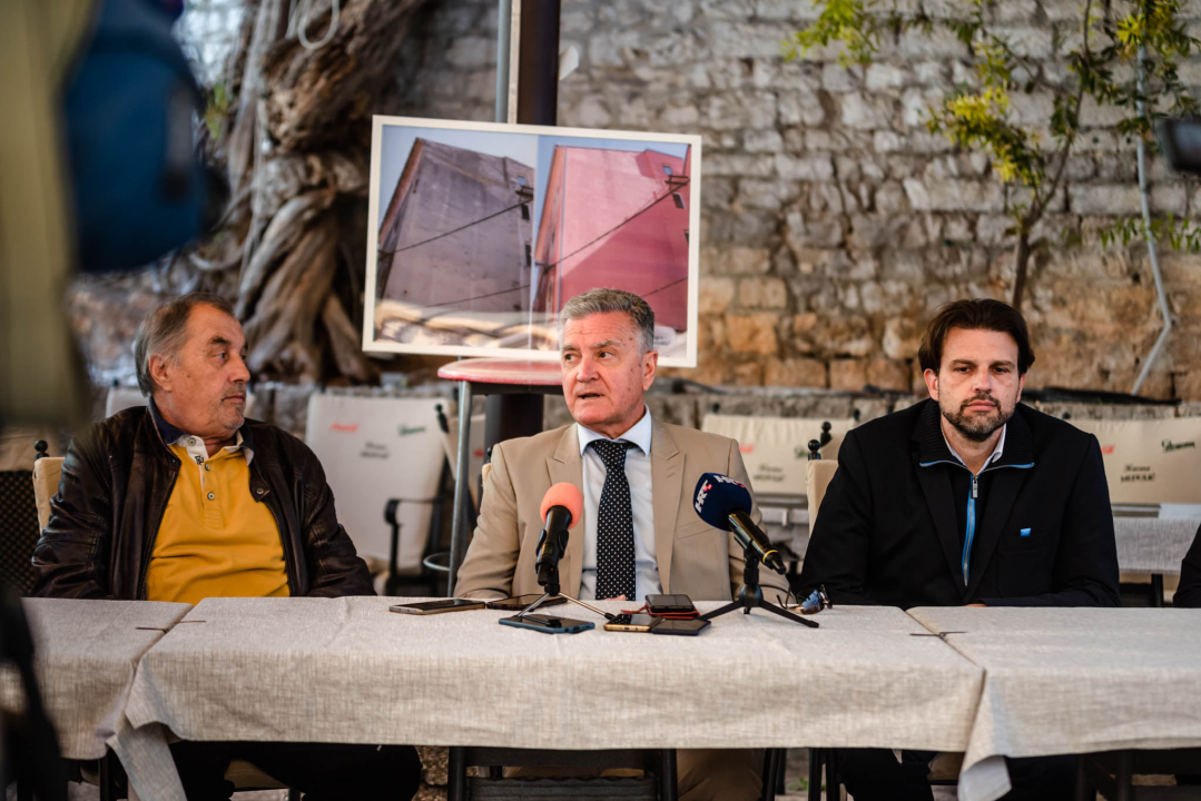 Preko 100 godina stara zgrada u Kalelargi napokon obnovljena: 'Da Grad nije išao s akcijom, ne bi je obnovili. Sada mirnije živim' 