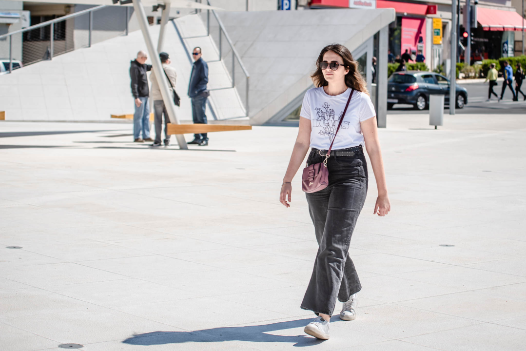 Lagane jakne i lepršave haljine zavladale gradom: Evo koje su nam vladarice Đira po gradu upale u oko!