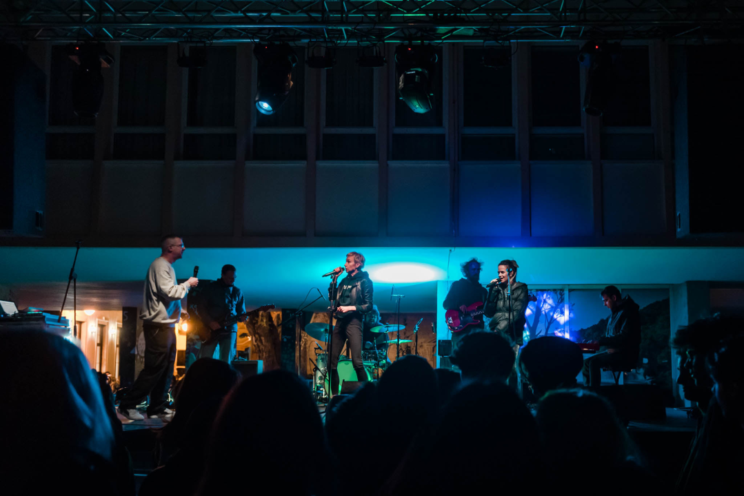 Sjajna atmosfera na koncertu Elementala: Publika u glas pjevala sve hitove, pogledajte kako je bilo  