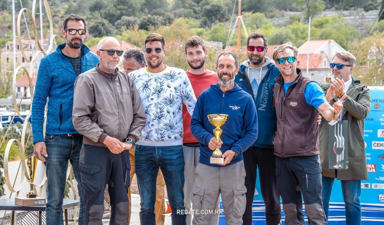 18. Zlarinska regata krstaša: Ukupni pobjednik je posada Gringo 3 iz Zadra