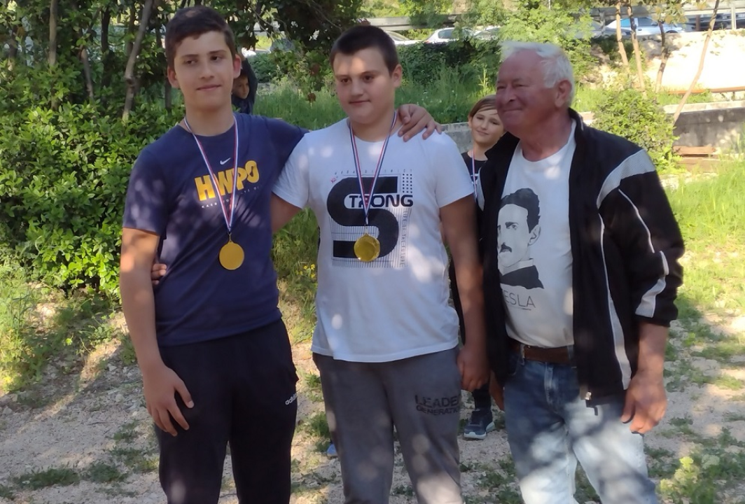 Održan humanitarni turnir u petanci za djecu, sva prikupljena sredstva bit će uplaćena za liječenje male Petre