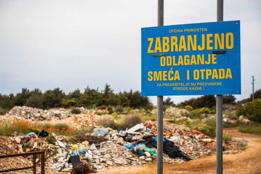 Ilegalan dovoz i paljenje otpada kod Primoštena Burnjeg, Stipe Petrina: 'Nemam pojma o čemu je riječ!'