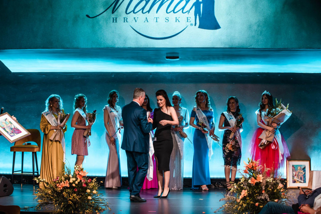 Božena Bajalica najljepša je mama Hrvatske u kategoriji 'dijamant' 