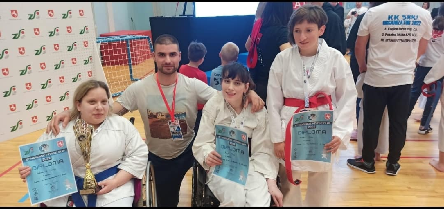 Šibenske parakaratašice Nika, Julija i Dora unatoč svim preprekama probijaju granice