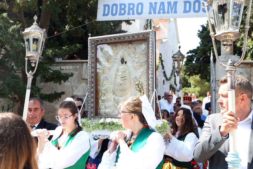U Primoštenu proslavljen blagdan Gospe od Loreta