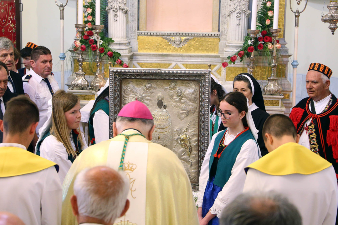 U Primoštenu proslavljen blagdan Gospe od Loreta