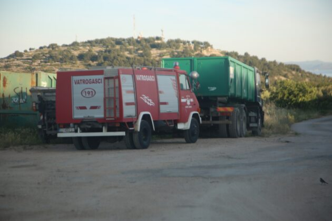 Vatra iznad Murtera: Požar ili spaljivanje smeća?