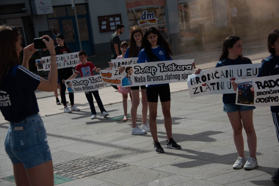 Osvajač europske bronce u taekwondou Josip Teskera svečano dočekan u Kninu
