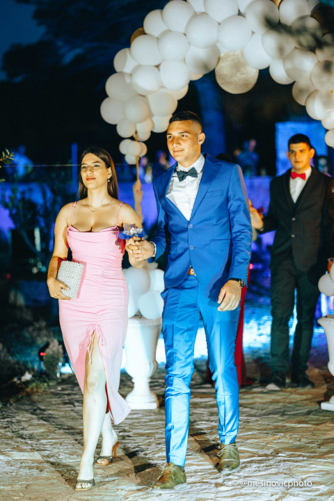 Maturanti Turističko-ugostiteljske škole u glamuroznim izdanjima proslavili kraj srednje škole! (2. dio)