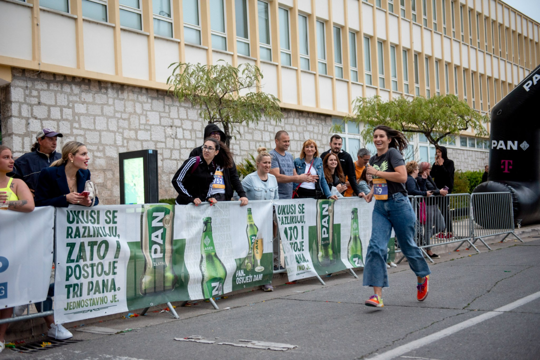 Imamo pobjednike održane Pivske milje: Pogledajte kako je sinoć bilo na šibenskoj rivi  