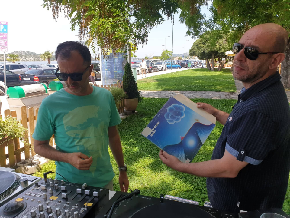 Sajam gramofonskih ploča ispred Azimuta: 'Najbolje ide ex-YU rock osamdesetih, a kupuju dosta i metalci'