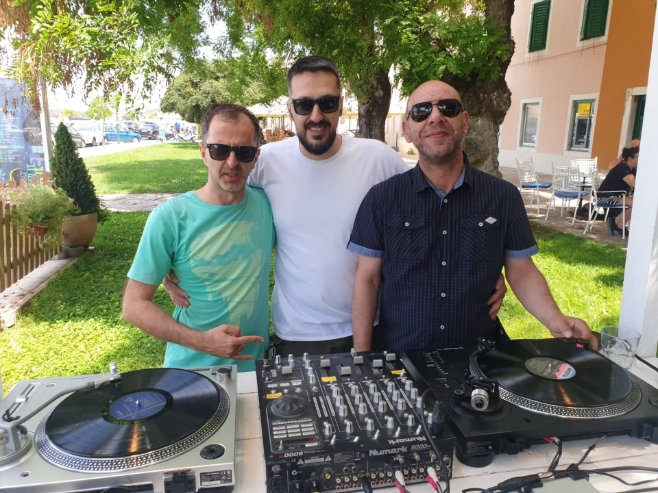 Sajam gramofonskih ploča ispred Azimuta: 'Najbolje ide ex-YU rock osamdesetih, a kupuju dosta i metalci'