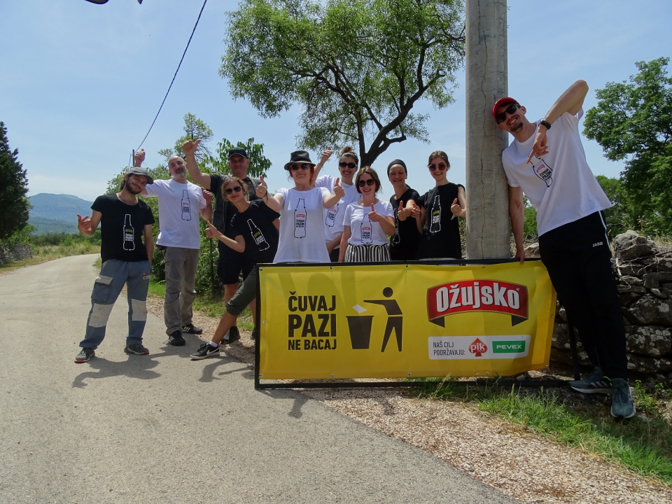 Gotovo tonu i pol različitog otpada uklonjeno s deponija pored Knina 