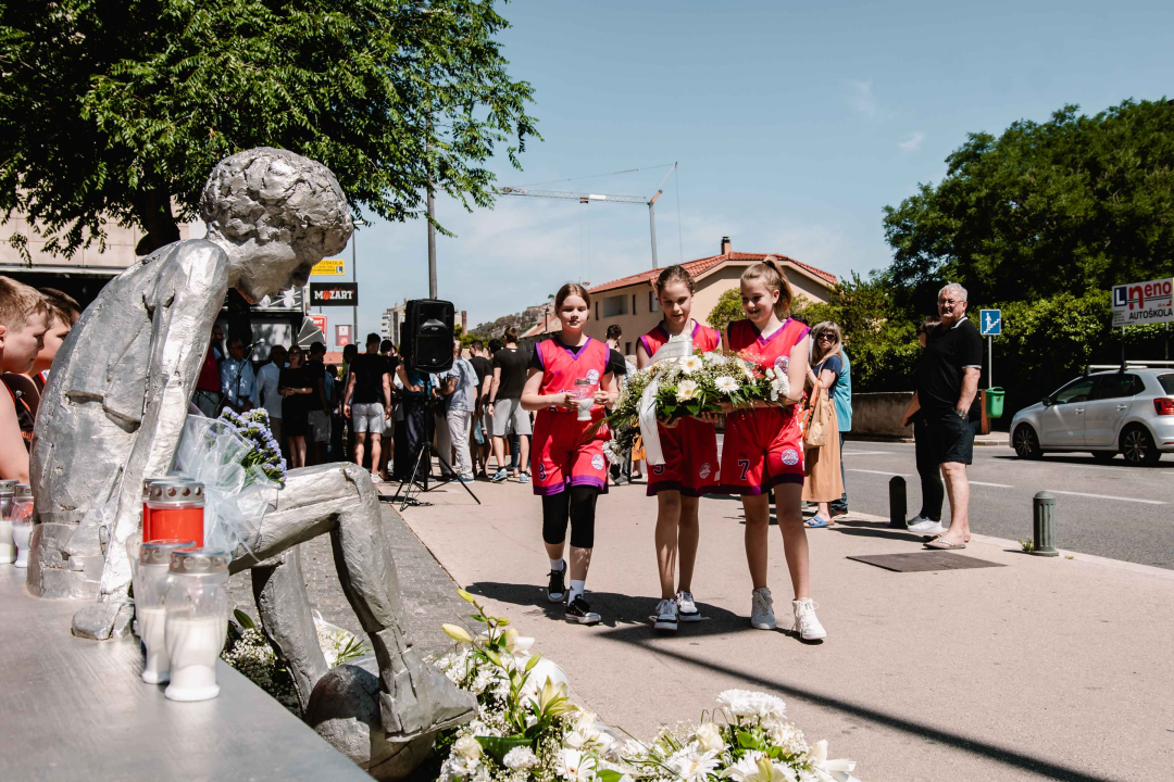 Obilježena 29. godišnjica smrti Dražena Petrovića: 'On je bio veliki igrač, vođa, kapetan i još veći čovjek'  