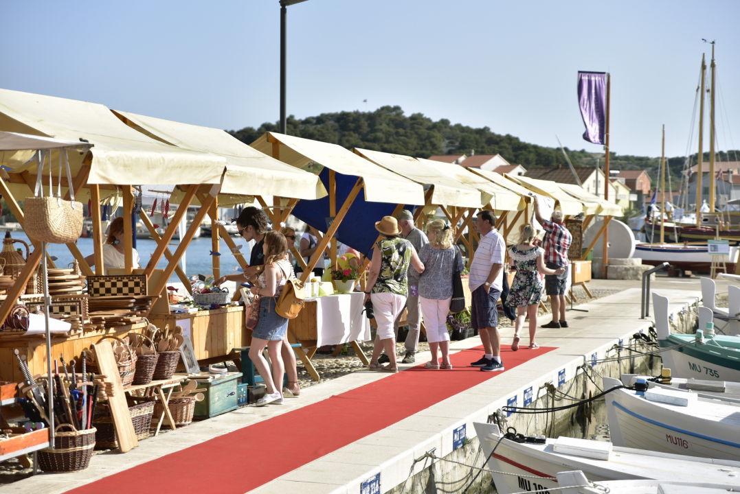 Jedinstveni doživljaj: U Betini održan Sajam tradicijske drvene brodogradnje