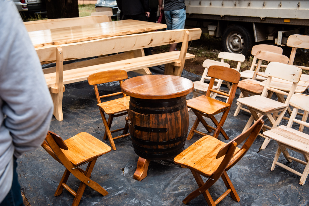 Bili smo na Benkovačkom sajmu: Najtraženija 'roba' su CD-evi Thompsona i Bulića, a za prasetinu se čeka red