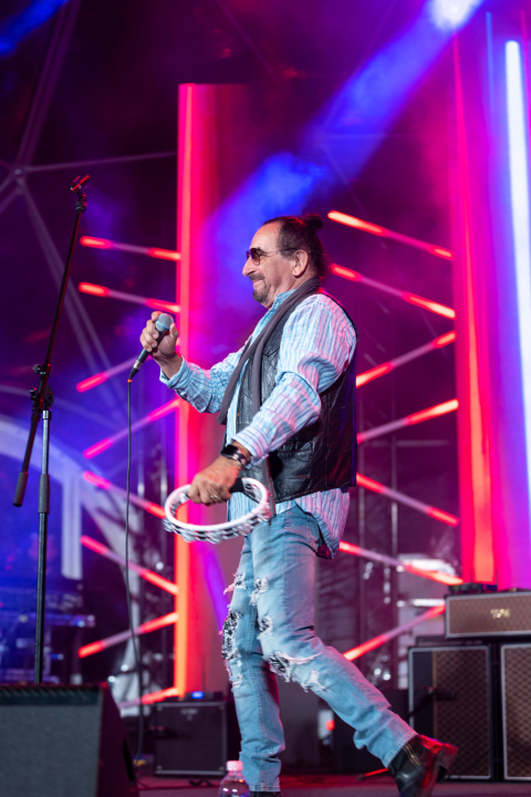 Buri usprkos, u Vodicama započeo 14. CMC festival: Publika se rasplesala uz zabavne hitove  