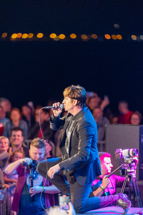 Buri usprkos, u Vodicama započeo 14. CMC festival: Publika se rasplesala uz zabavne hitove  