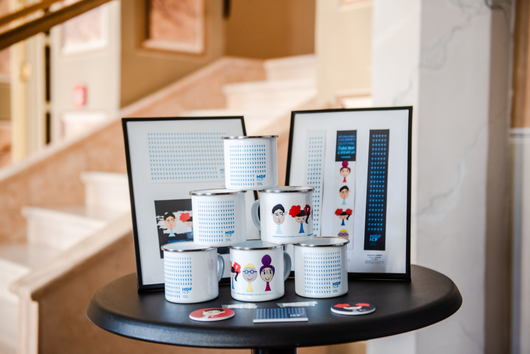 Od danas možete u šibenskom kazalištu kupiti suvenire s prepoznatljivim motivima MDF-a 