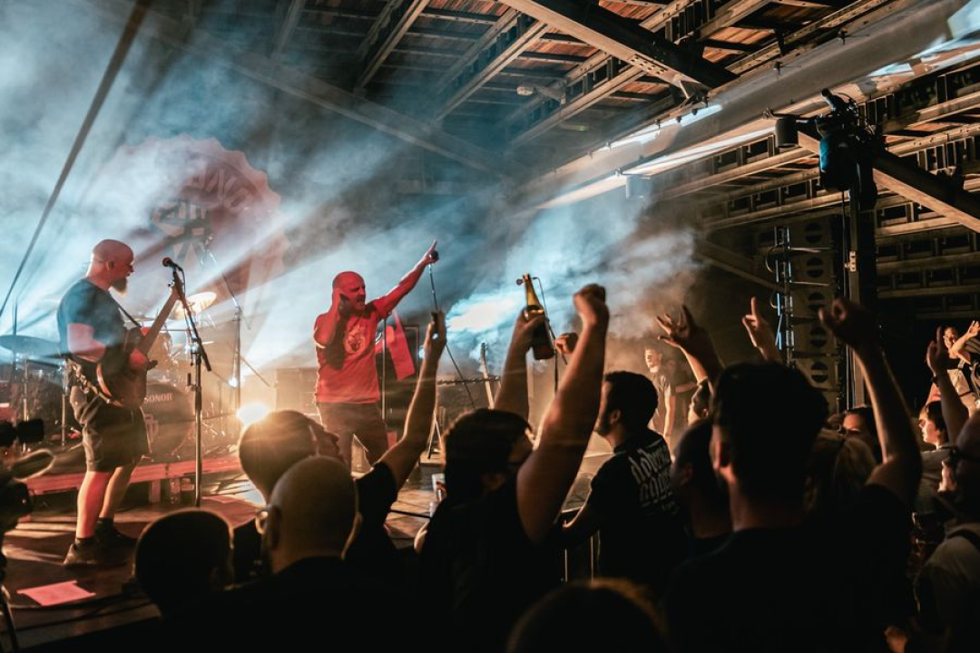Hladno pivo žestokom svirkom 'prodrmalo' Šibenčane na sv. Mihovilu