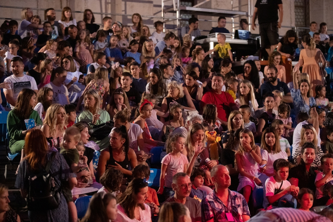 Danas na MDF-u nilski konj Nellie, cirkuski plesni tečaj, dvije predstave i film