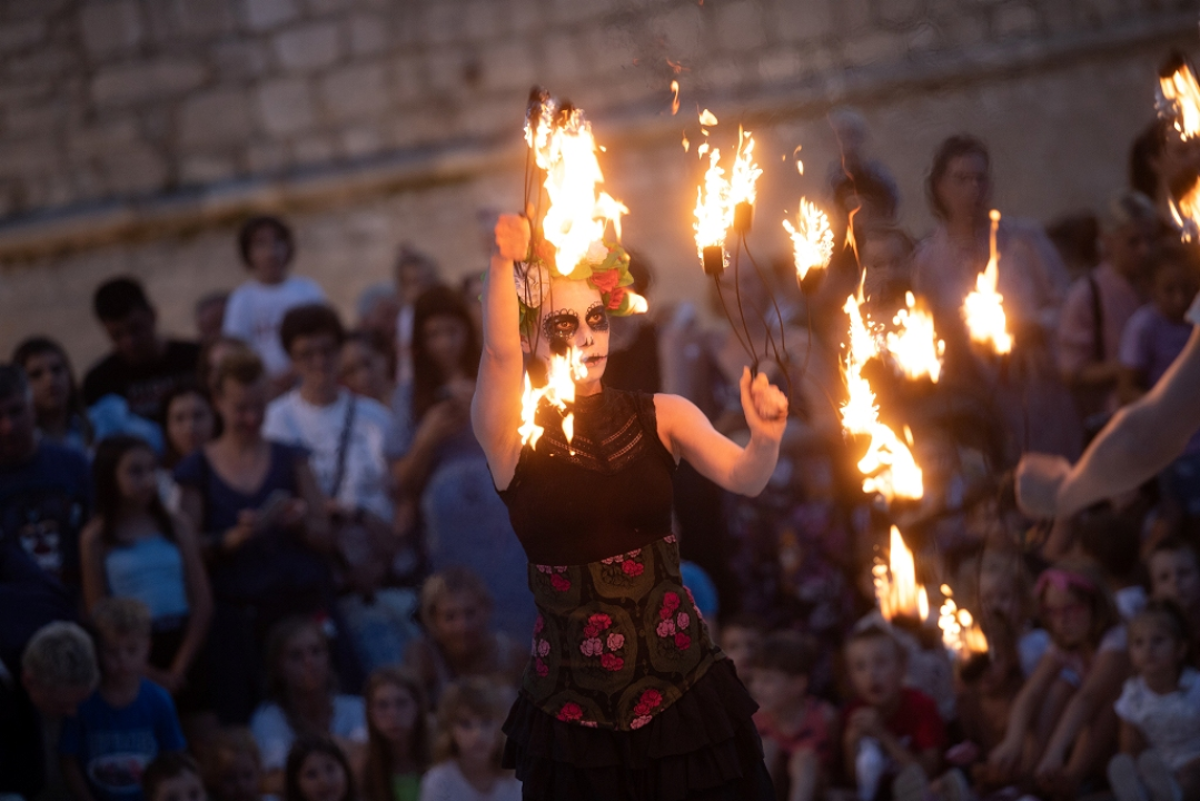 Danas na MDF-u nilski konj Nellie, cirkuski plesni tečaj, dvije predstave i film