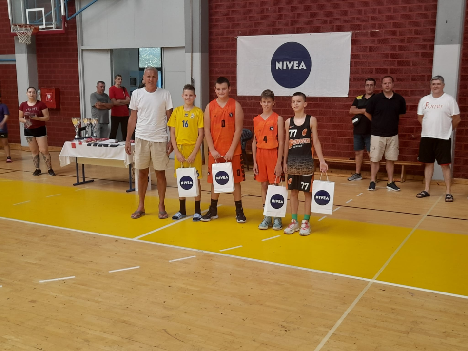 Mladi šibenski košarkaši i košarkašice pomeli konkurenciju i stigli do naslova prvaka Hrvatske!