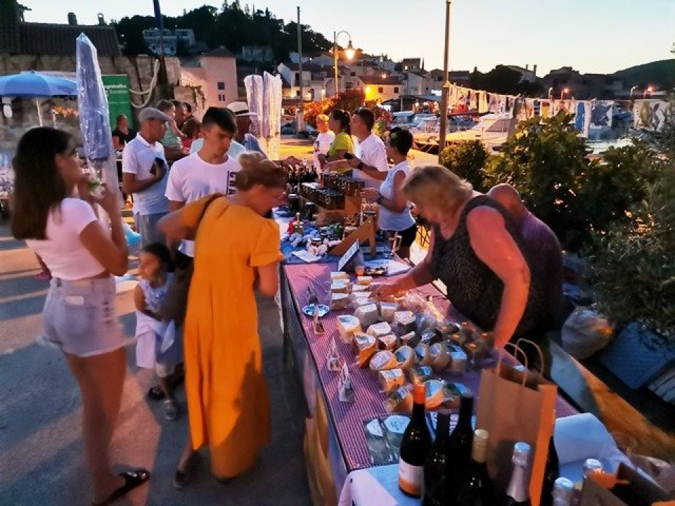 Najbolje iz Zagrebačke županije: Dvadeset OPG-ova, obrta, kućnih radinosti… predstavilo se u Tribunju 