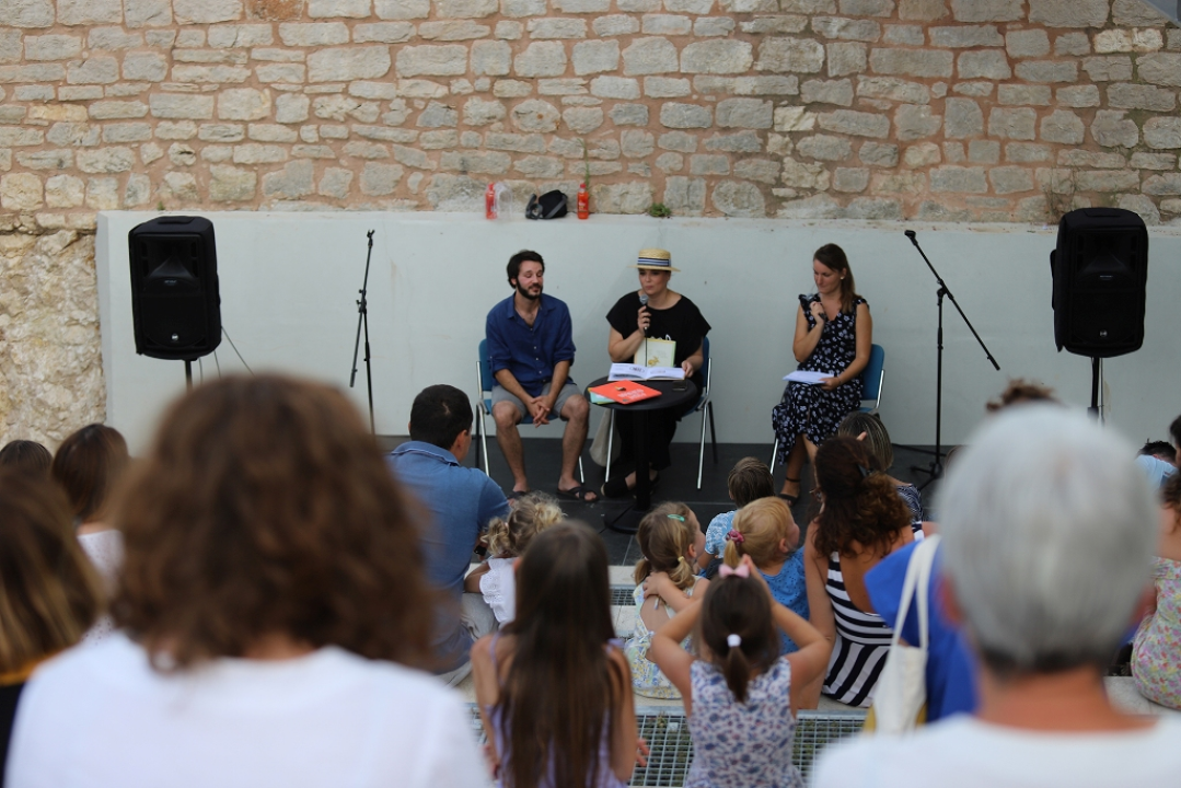 U kazalištu ništa, Ljetna otkazana: Ostaje vam program po ulicama i trgovima