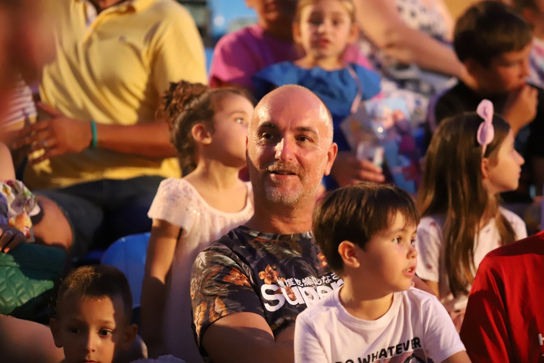 Danas je zbog MDF-a najduži dan u godini: Poznati čitaju, sajam knjiga, ulični program, predstave...