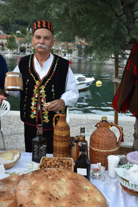 Zvona Zagore iz Mirlovića u Bakru: 'Otrgnimo od zaborava našu pismu i običaje'
