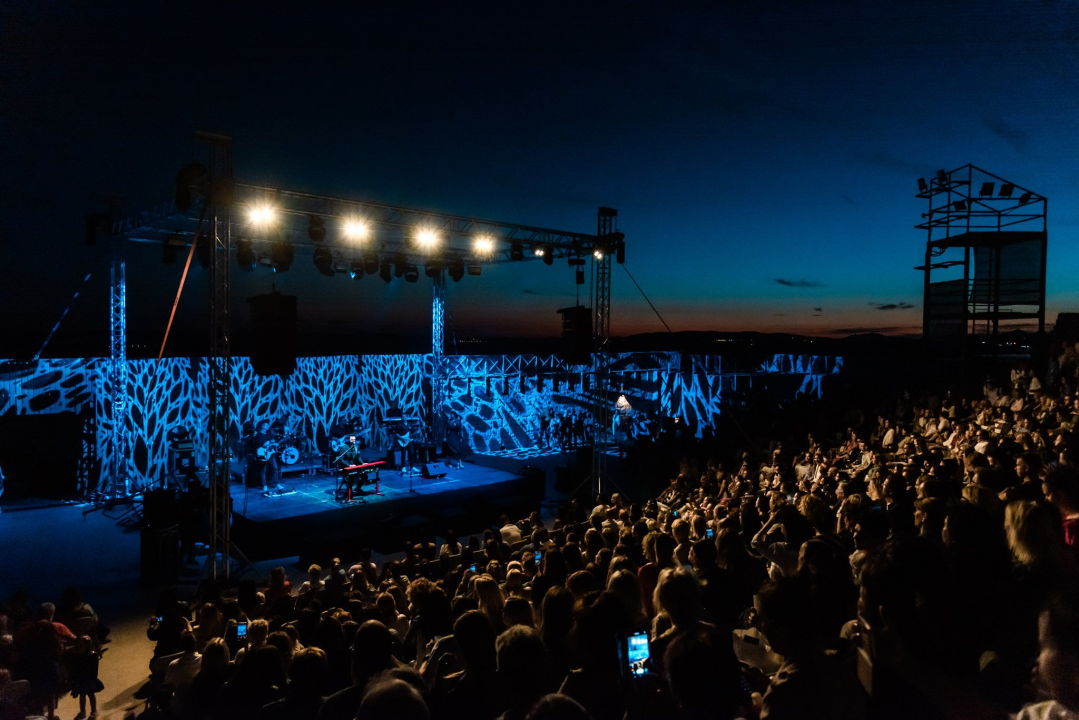 Petar Grašo na Tvrđavi sv. Mihovila održao koncert za pamćenje: Pogledajte kako je bilo  