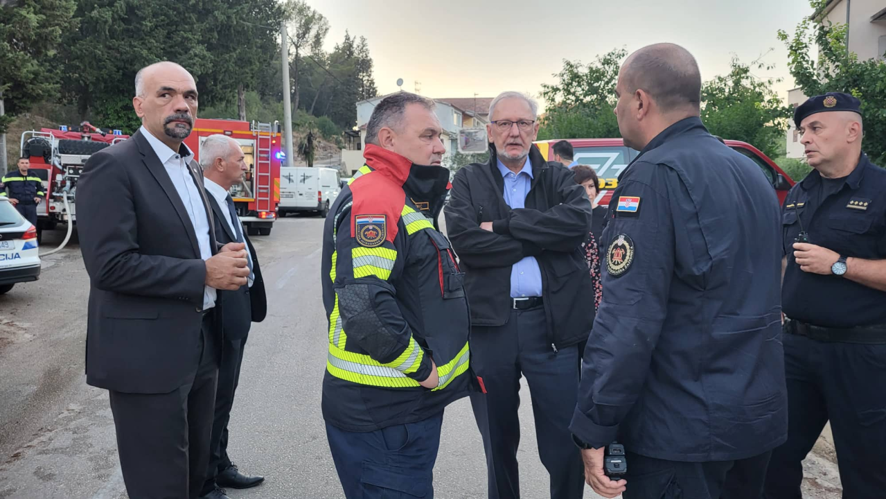 Plenković u Zatonu: 'U posljednjih šest godina nije izgorjelo ovoliko kuća, a smještaj za one koji su otišli bit će osiguran'
