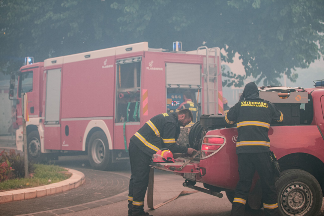 Fotogalerija koja otkriva razmjere plamenog užasa u Zatonu i Raslini