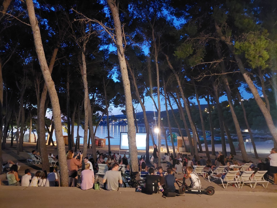 Primoštenci uživali u kinu pod zvijezdama