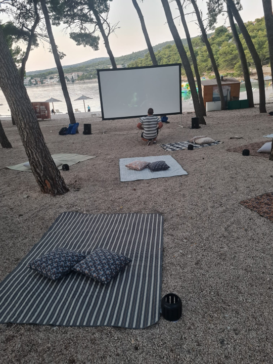 Primoštenci uživali u kinu pod zvijezdama